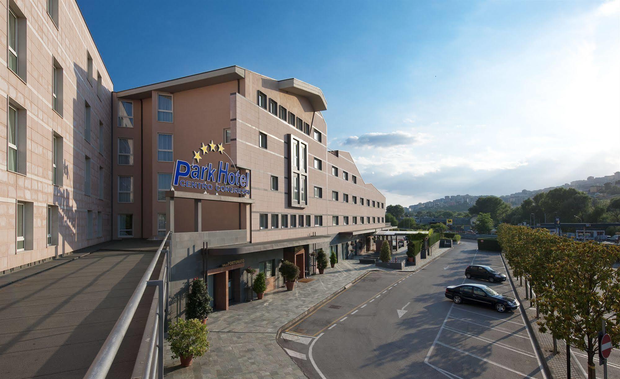 Park Hotel Centro Congressi Potenza Exteriör bild