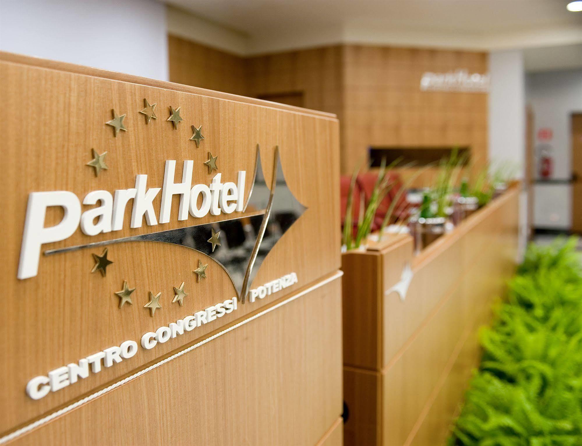 Park Hotel Centro Congressi Potenza Exteriör bild